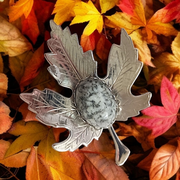 Vintage Maple Leaf Brooch Pin Jasper Cabochon Silver Tone Autumn Harvest‎ Fall - Picture 12 of 15